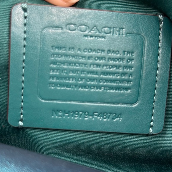 Coach Avenue Carryall Green Leather Tote with Matching Wallet - Picture 8 of 12